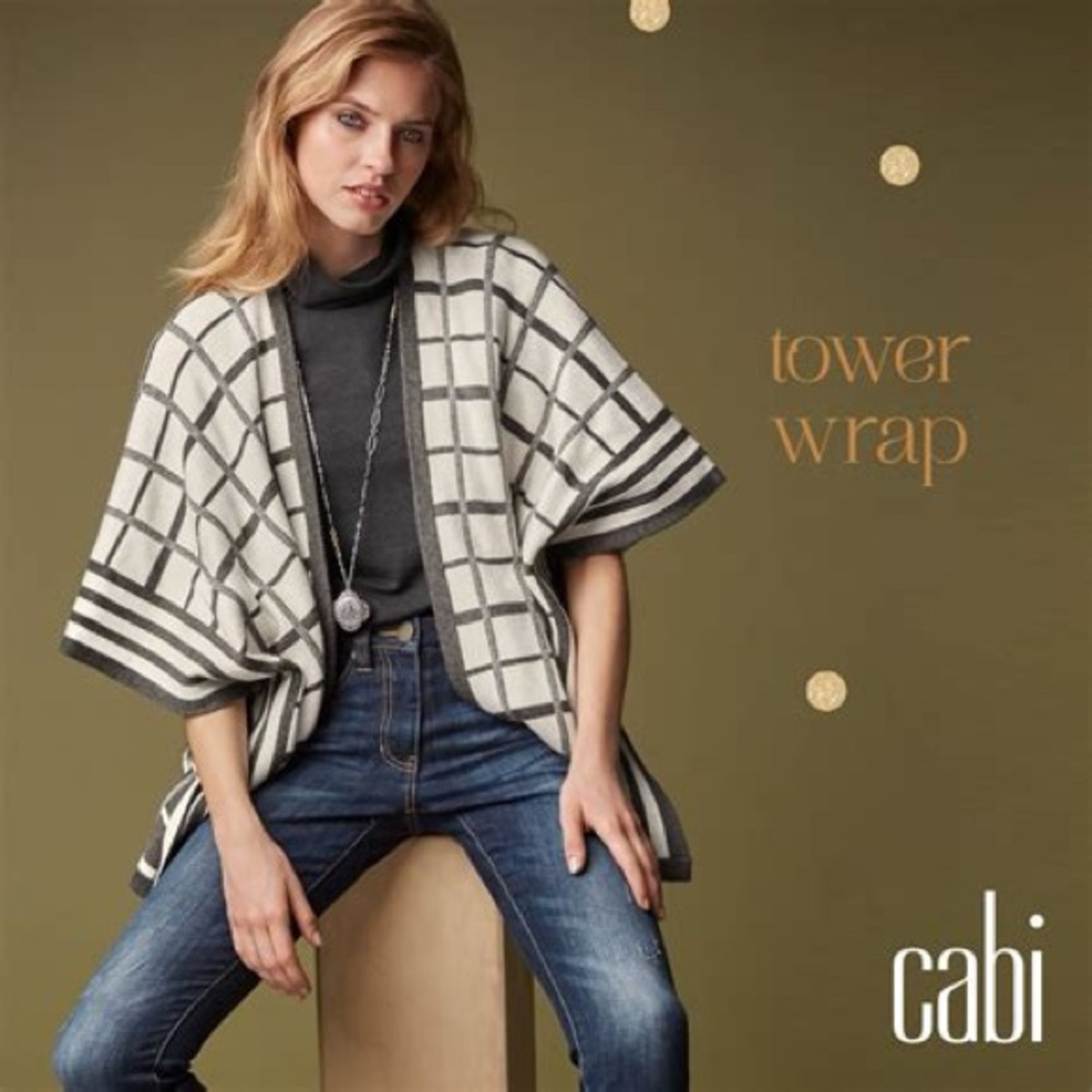 Cabi Reversible Tower Wrap - Black and White